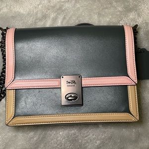 Coach shoulder/crossbody bag.